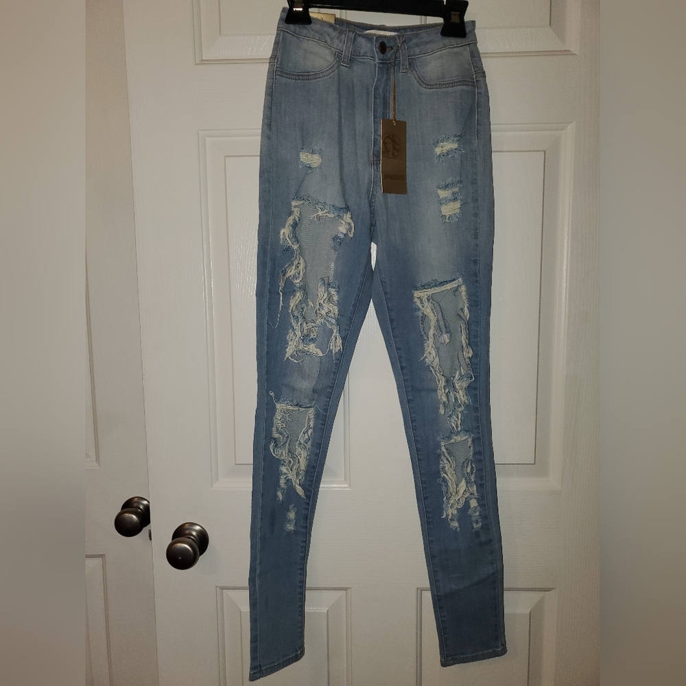 NWT High waist ripped jeans Size 3